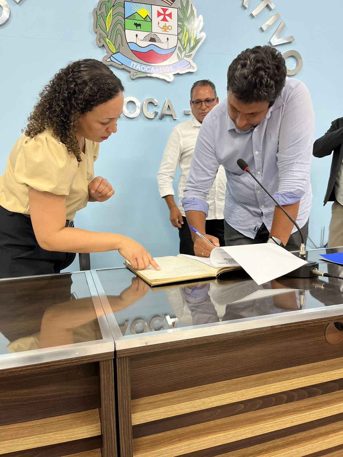 Assinatura do Termo de  Posse ,presença do Prefeito Frederico Dias Batista